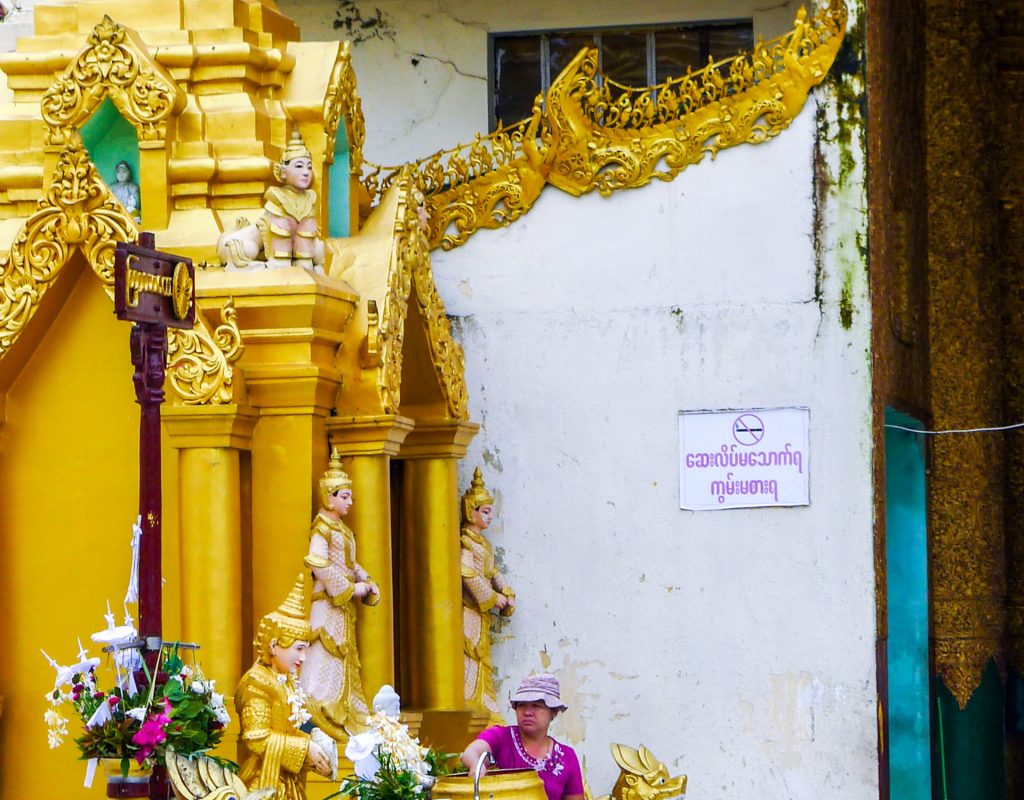 Myanmar - Rangoon Temple2